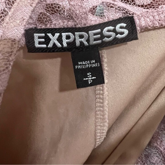 Express mauve backless lace romper size small - Picture 5 of 8